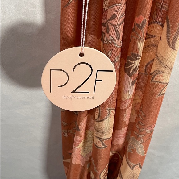 Elegant Floral Smocked Blouse with Tie-Front - Picture 4 of 11